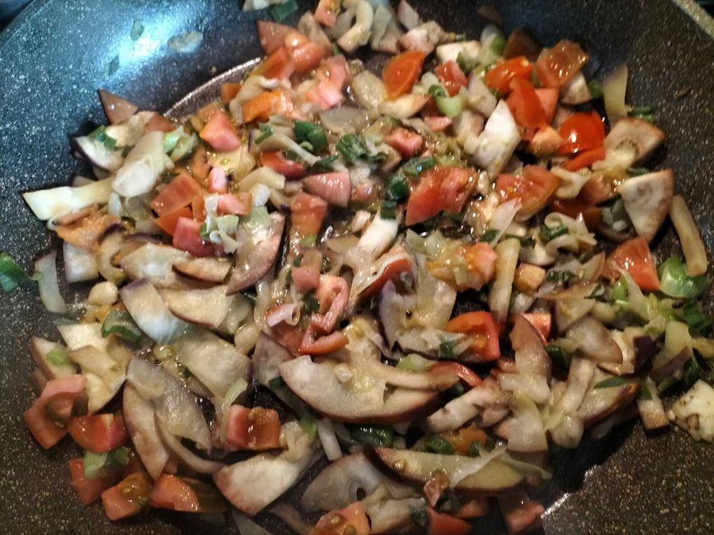 Farfalle con code di gamberi e melanzane