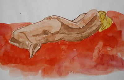 Femme nue allongée sur le côté
