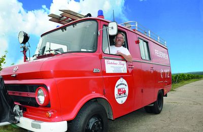 Mit dem Feuerwehr-Oldtimer durch die Weinlandschaft: Rundfahrt mit Michael Schmid am 28. Juni in Veitshöchheim