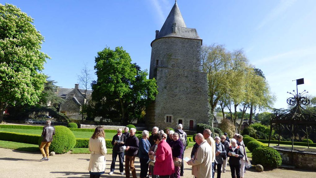 Josselin Visite du chateau et du musée des poupées.