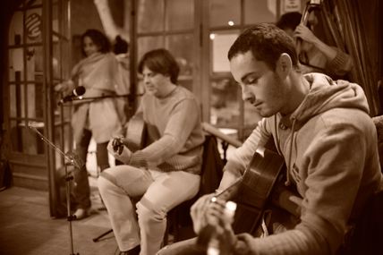 Concert à La Cave Des Pas Sages