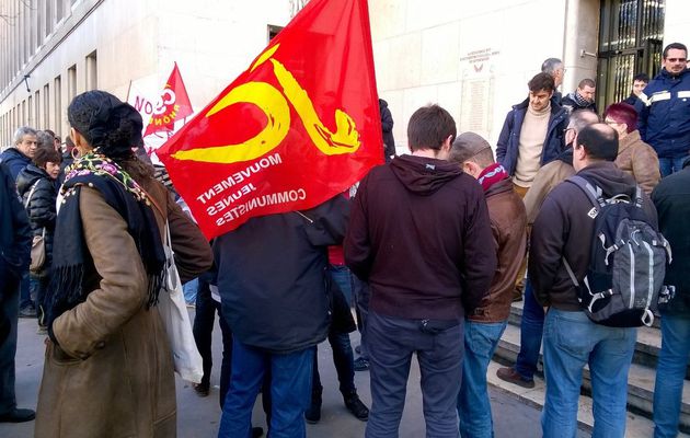 Solidarité contre la répression syndicale à La Poste Centrale de Lyon