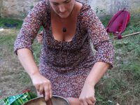 Participation de Céline, de passage à Hombourg-haut, qui a animé notre pratique au son de son Handpan et de nos bols chantants. 