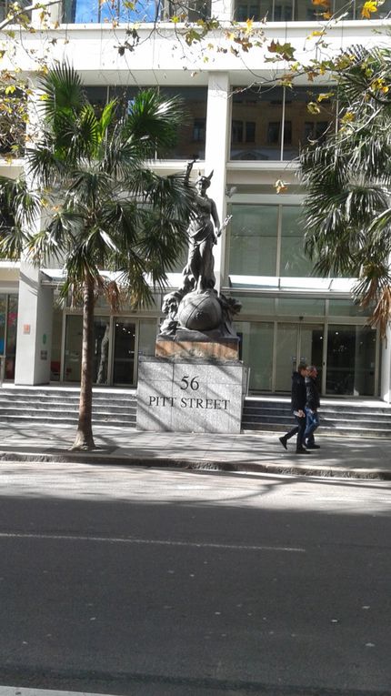 Dimanche matin, visite guidée de Sydney, de Town Hall à The Rocks !