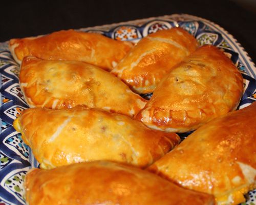 Chaussons méditerranéens (viande hachée, poivron grillé, feta)