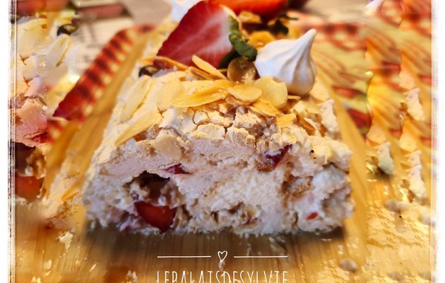 Roulé Meringue Amandes à la Fraise