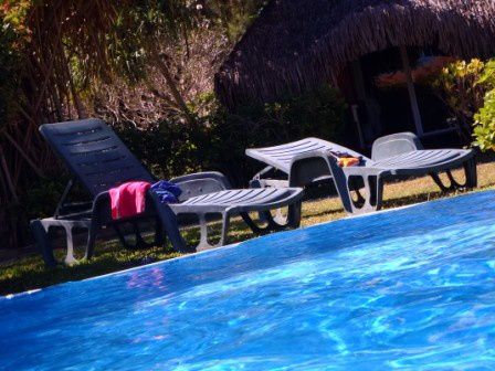 Afin d'en profiter au maximum, nous étions logés dans un petit hôtel charmant avec piscine et accès direct à la plage !