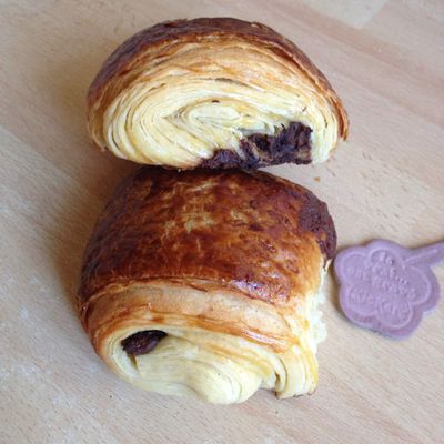 Pains aux chocolat feuilletés brioches