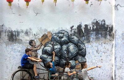 Pause garage, villes coloniales et lucioles de l'ouest malais