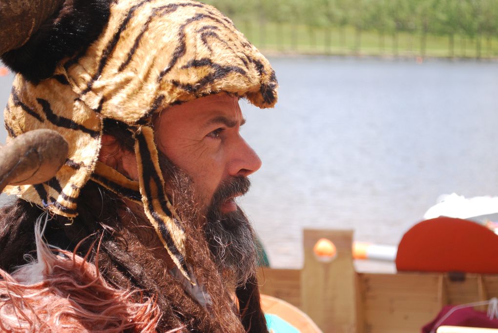 Course de Radeaux sur le lac de Vernoux organisée pour le festival de l'eau 2013.
Le Pari-Drakkar de K'onvoit a obtenu le prix du jury !
K'onvoit ! Toujours ! Envoie ! Du lourd !