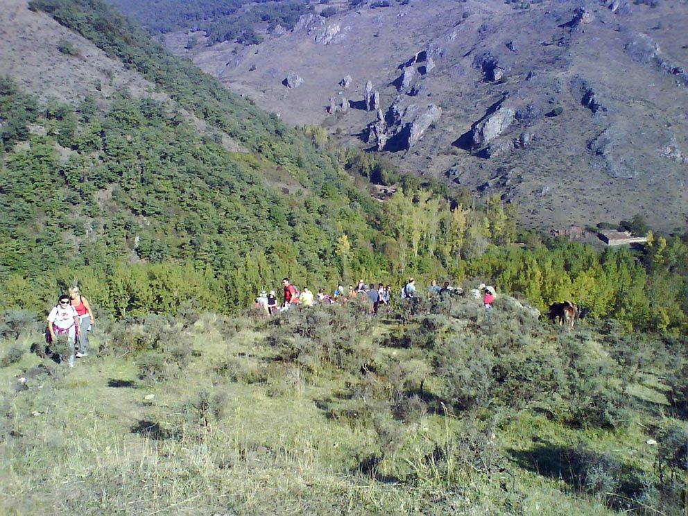 Marcha realizada por el entorno de Matute y Tobia, La Rioja el día del Salchichón Asado