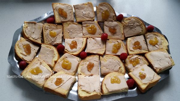 Toasts foie gras chutney mangue et oignons