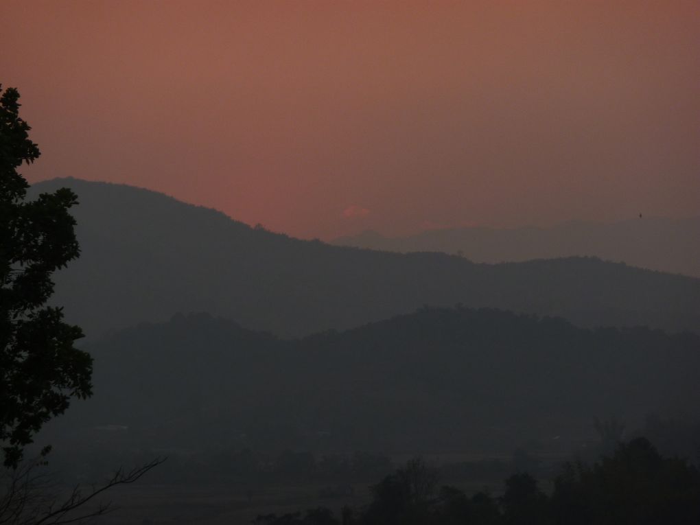 Montee vers le nord du nord du Laos pour se rapprocher de la Chine et voir ...