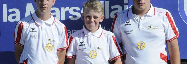 Trois jeunes s'offrent la Marseillaise