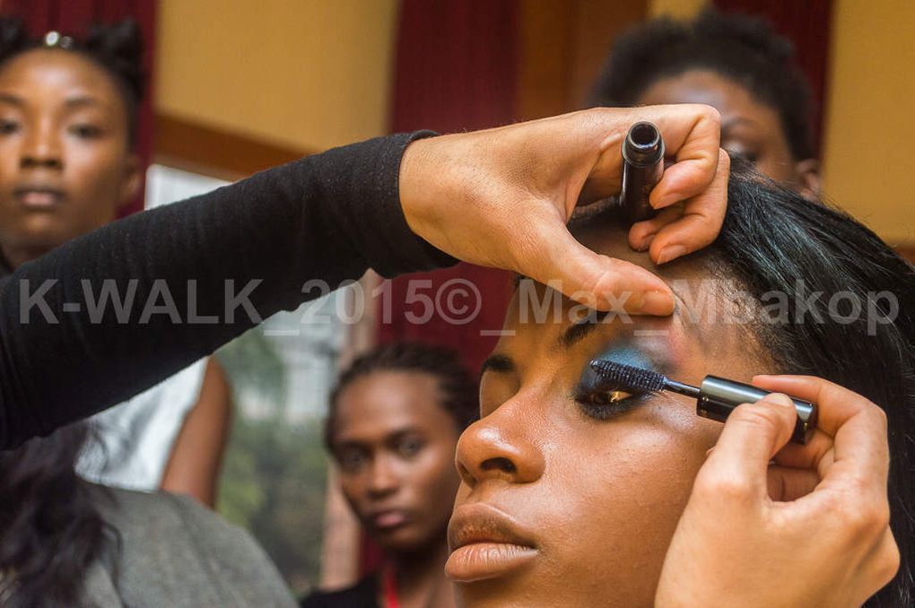 "SOIREE GUERLAIN" avec un atelier de maquillage sur les produit Guerlain. Ensuite la rencontre avec l'ambassadrice de Guerlain, la Princesse Esther KAMATARI. 