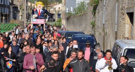 Le défilé en route vers le bourreau