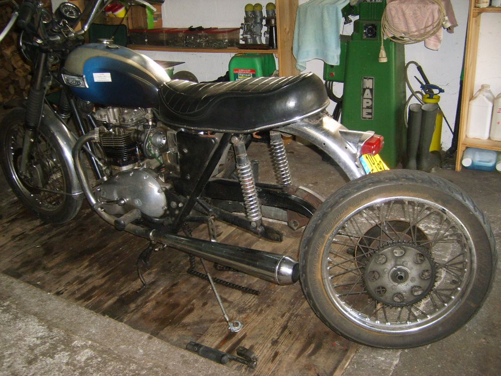 Album - TRIUMPH-T-140-E