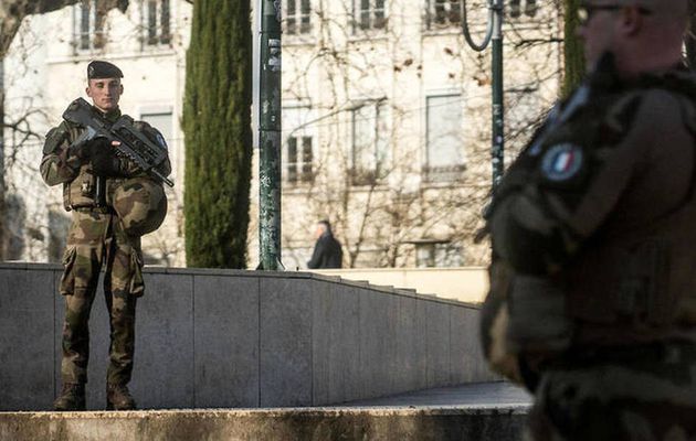 Gilets jaunes : malaise chez les militaires après l'annonce de Macron