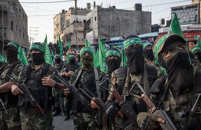 Tirs de roquettes vers Israël : le Hamas remet un suspect à l'armée libanaise (AFP)