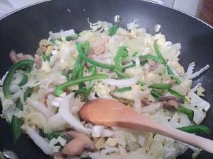 Nouilles aux légumes et sauce soja