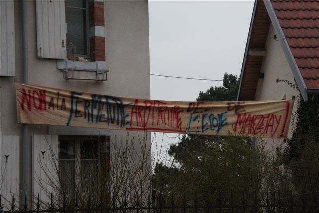 au printemps (de Jules Ferry) les banderoles fleurissent à St Dié
si vous avez d'autres lieux, prnez les en photos nous les publierons
merci