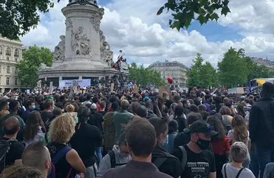 France Info explique comment participer à la manifestation interdite de la famille Traoré puis retire son papier (Sputniknews)