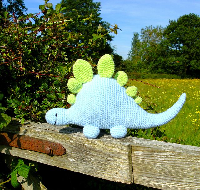 Amigurumi : stegosaurus