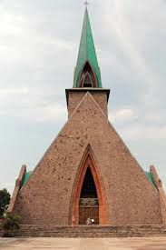   Basilique Sainte Anne y otras imágenes de la Rep. del Congo.- El Muni. 