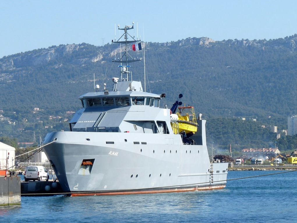 ALMAK , navire pour l'instruction à la navigation