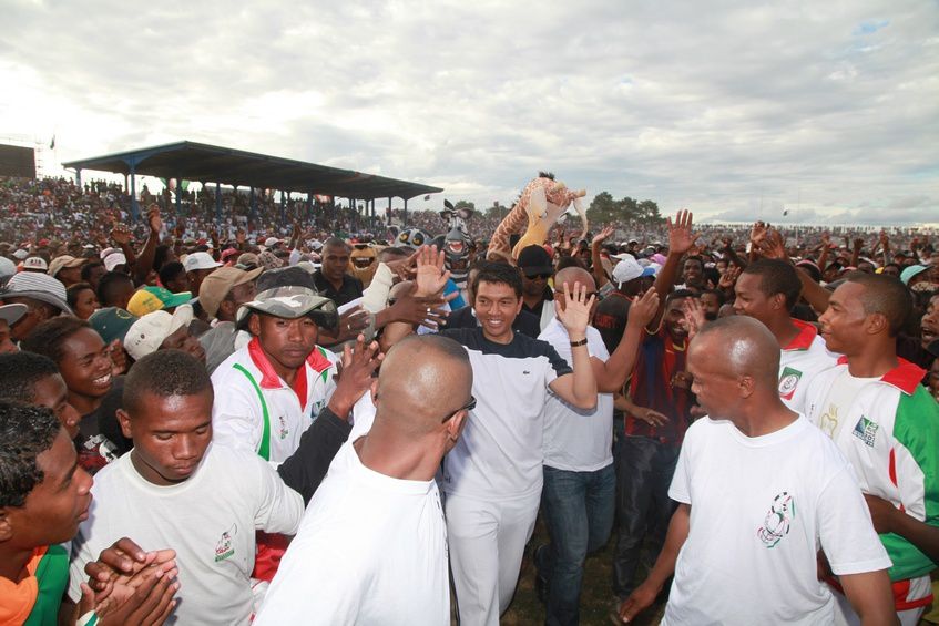 Inauguration du Kianja (Stade) Makis de Madagascar, à Andohatapenaka, par le Président Andry Rajoelina. 4ème partie. Photos: Harilala Randrianarison