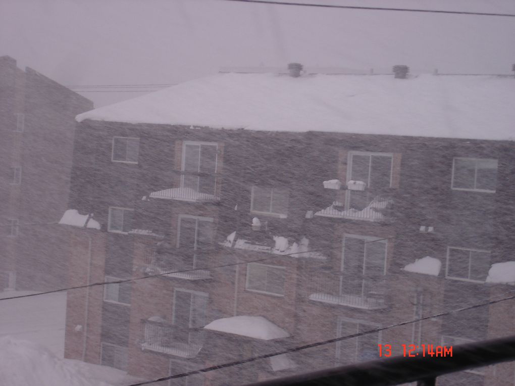 photos aléatoires de ma ville, avec des petites ou grosses bordées d'neige qui pour cette année à durer longtemps, la dernière grosse bordée du printemps ayant eu lieu à la toute fin du mois d'avril !!!