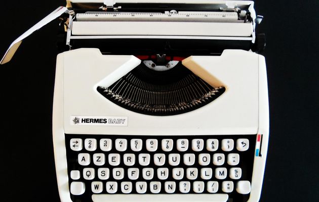 Machine à écrire portable "Hermès baby"