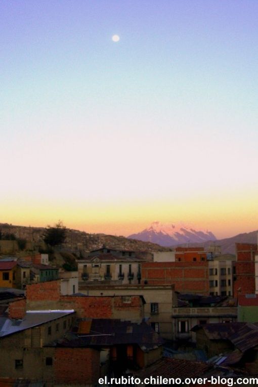 La Paz.... des délires de fou, des combats de catch féminins qui terminent en sang, du cactus hallucinogène, une ville vivante et vraiment unique! 5 jours de pur bonheur. Merci Brice, Laura, Emi, Osmar et bien sur le Loki Hostellllll