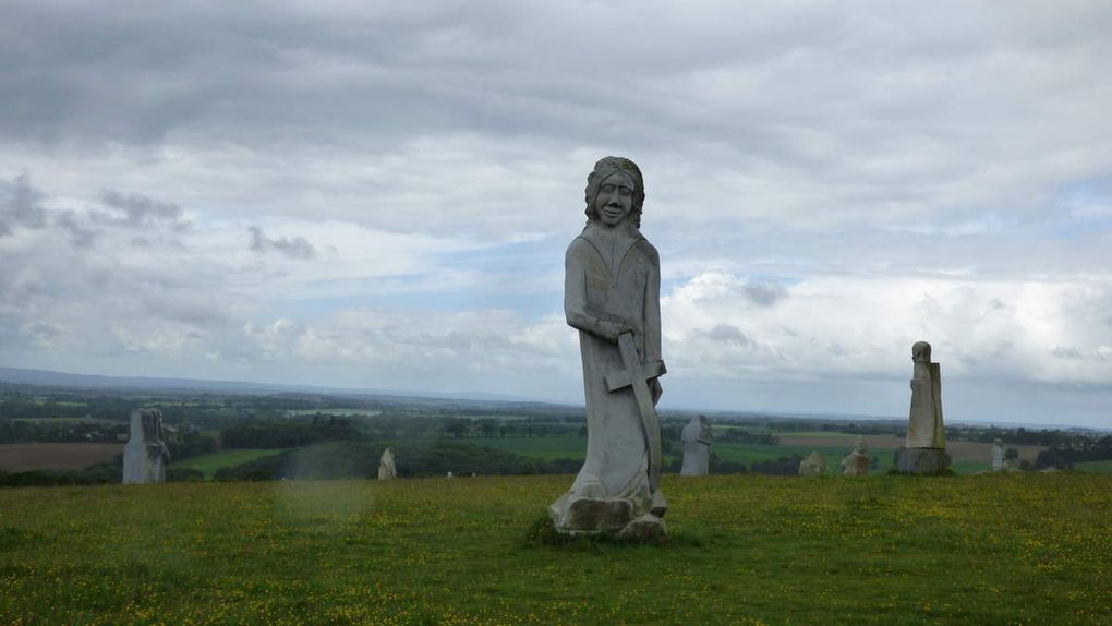 Photos de mai 2017 : à Carnoët " la Vallée des saints "