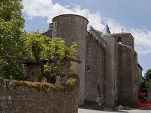 Le fort élevé vers 1440-1445 et appartenant à l'abbaye cistercienne de Nonenque.