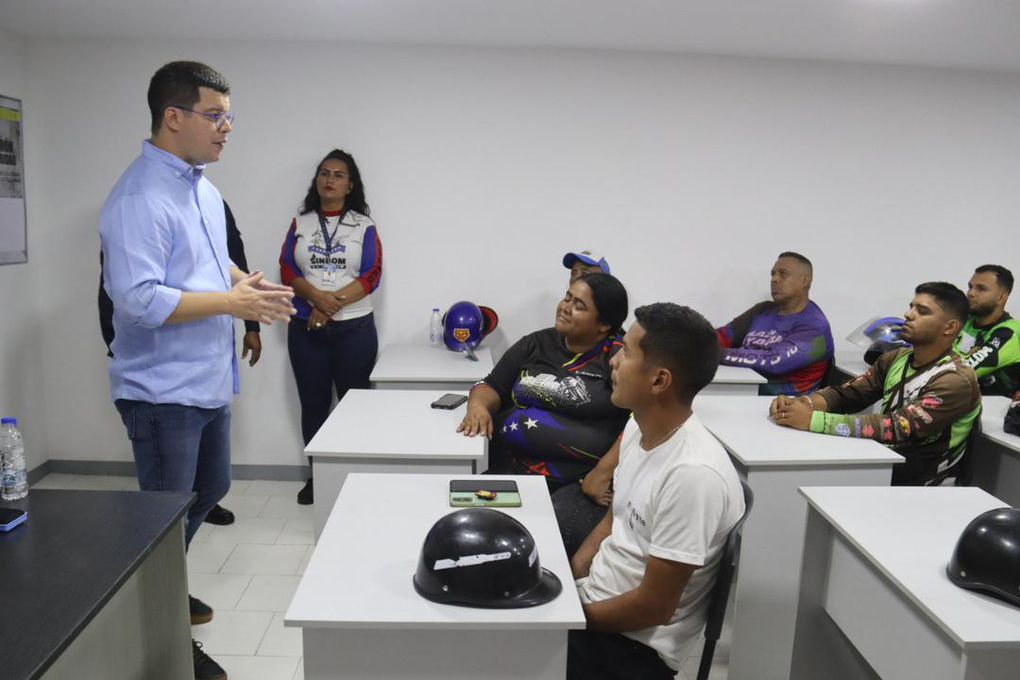 Alcalde Fuenmayor inauguró Escuela del Transporte en Valencia avalada por el INTT