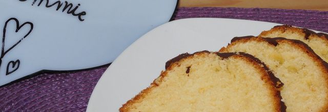 Cake à l'orange glacé au chocolat.