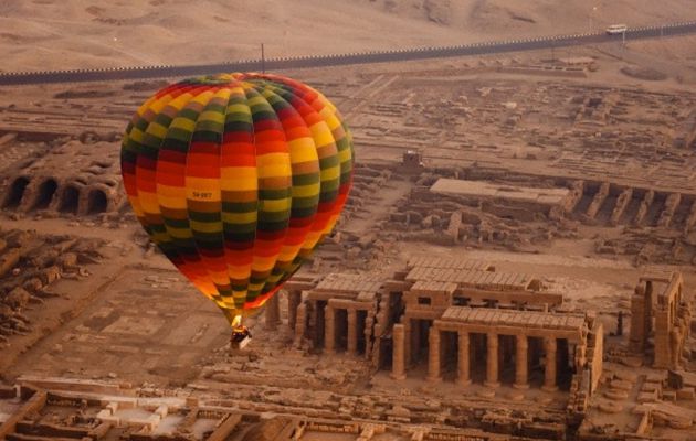 TOUR DEL GLOBO EN LUXOR