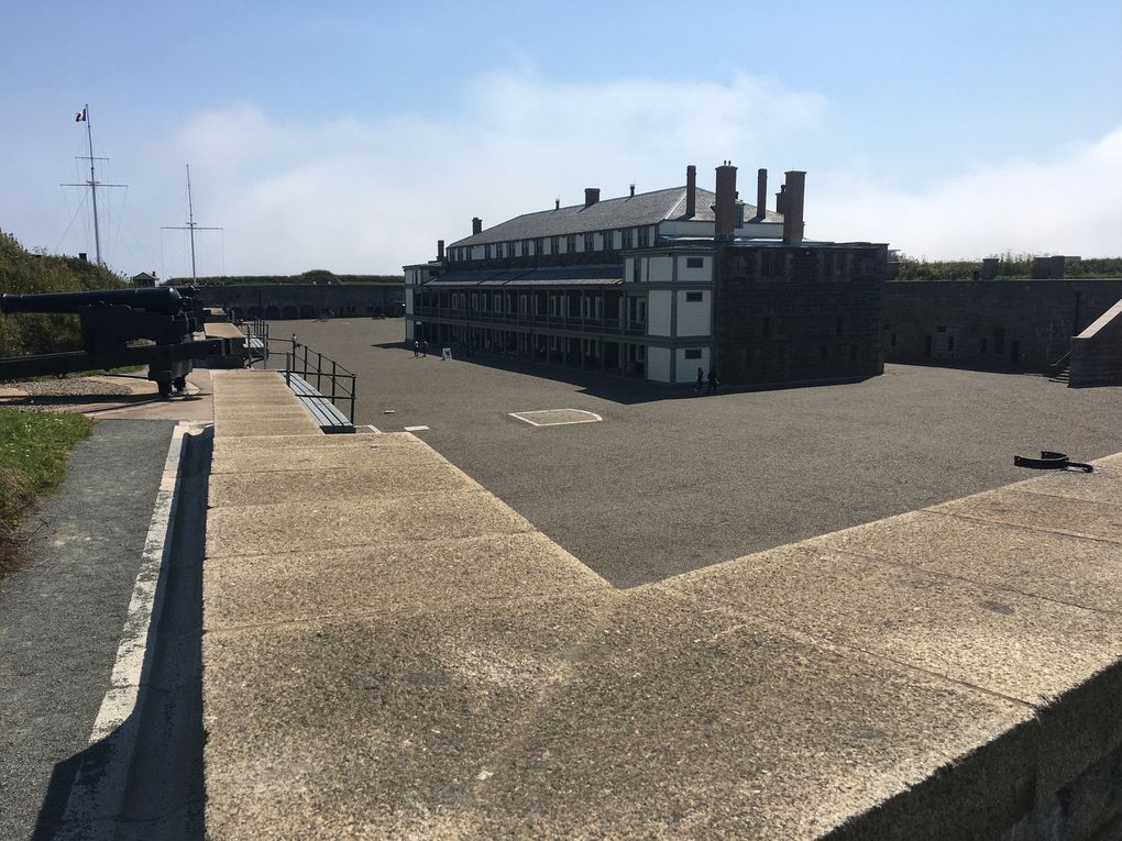 Halifax Citadel National Historic Site : Base stratégique de la British Royal Navy faisant partie du Complexe de Défense d'Halifax. Elle ne fut jamais attaquée et a été transférée à Parcs Canada en 1951