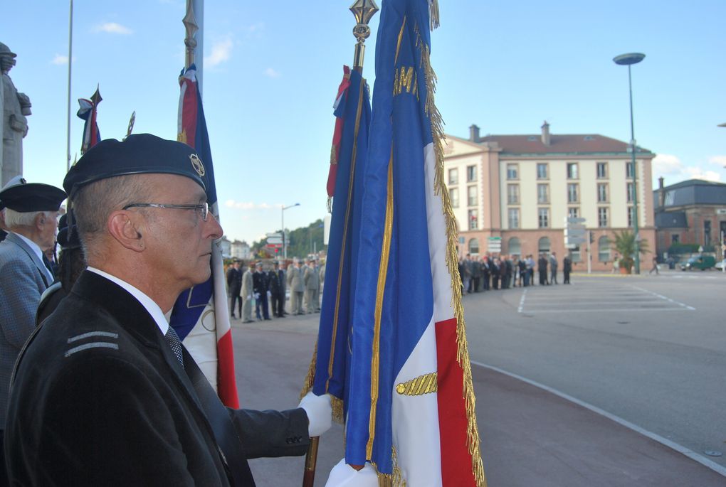 100 villes - 100 héros - 100 drapeaux