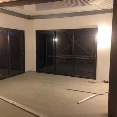 "Mon beau parquet roi du salon que j'aime ta..."