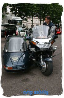 un éléphant ça trompe énormément...Ou, la solidarité des motards n'est plus à démontrer.W.E de rencontre entres les motards du centre France voir  meme  de plus loint  et des personnes handicapés.Emotion garantie