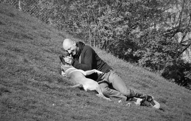 30 mars. Amour inconditionnel! Devant le Sacré-Coeur.