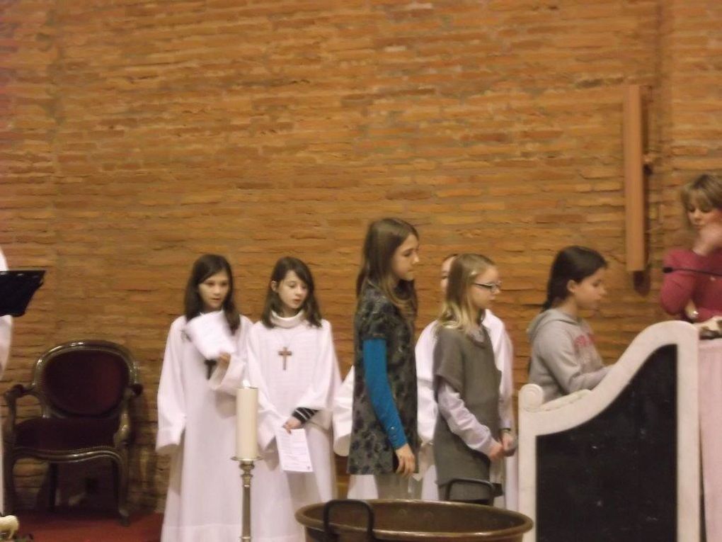 Messe animée par les jeunes de la catechèse et de l'aumonerie.
partage sur l'Evangile du Baptême de Jésus