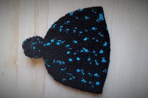 BONNET NOIR ET BLEU