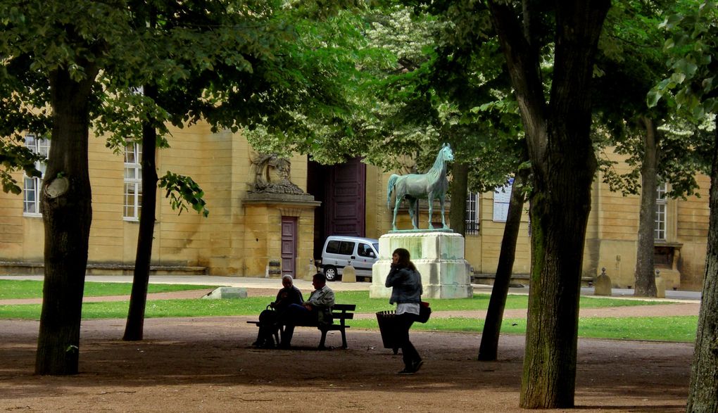 Metz est une belle ville et n'a pas attendu l'effet Pompidou pour le faire savoir...