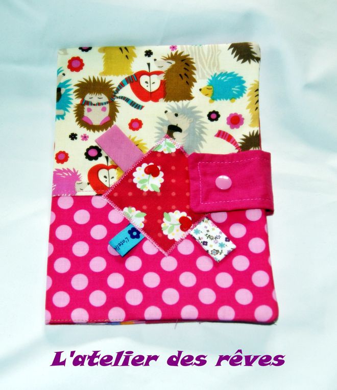 Protège carnet de santé bébé fille thème petits hérissons retro et pois, Protége carnet de santé bébé fille thème petits oiseaux retro et fleurs, Protège carnet de santé bébé fille théme fleurs vintage et rayures