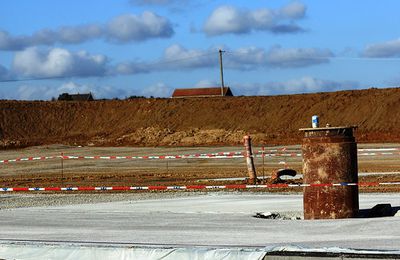 Qui gouverne… ? Qui décide l’arrêt de la fracturation hydraulique de la roche mère en France ?