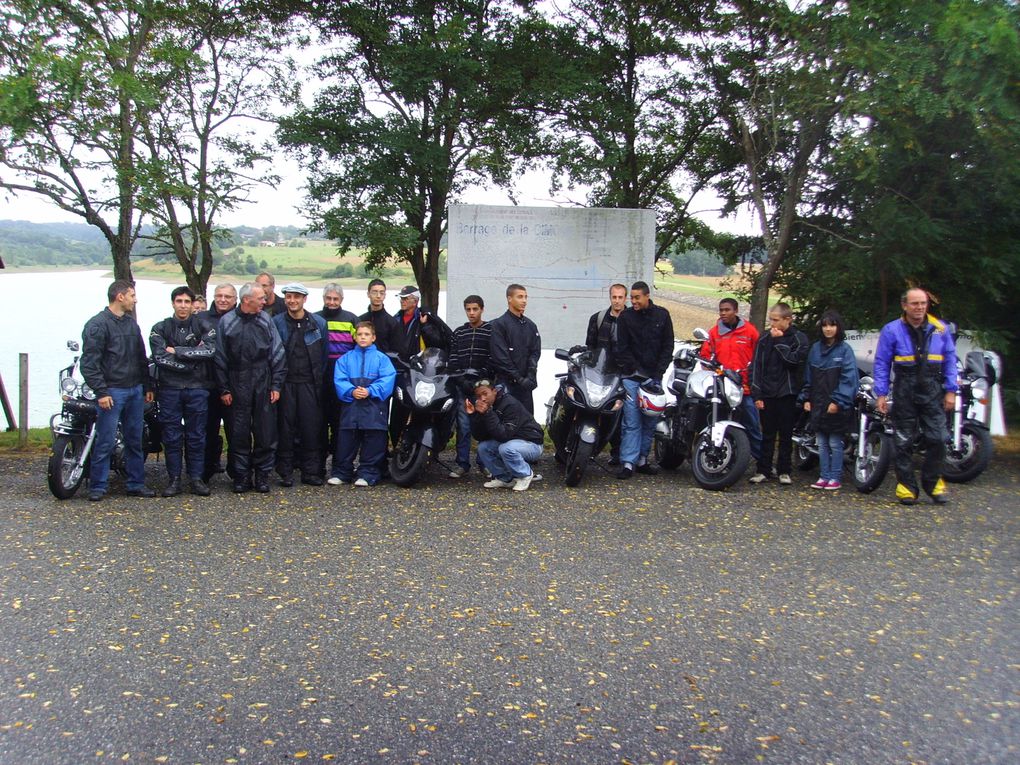 Balade organisée par la FFMC 32 au profit de jeunes issus de quartiers défavorisés.
Première sortie dans les gorges de la Save.