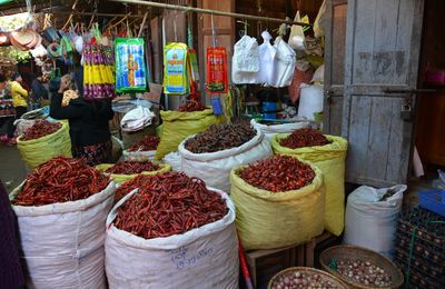 Myanmar 2013 : le marché de Bagan ...